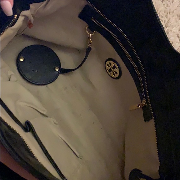 Tory Burch Leather Purse with Embossed Logo - Picture 2 of 5